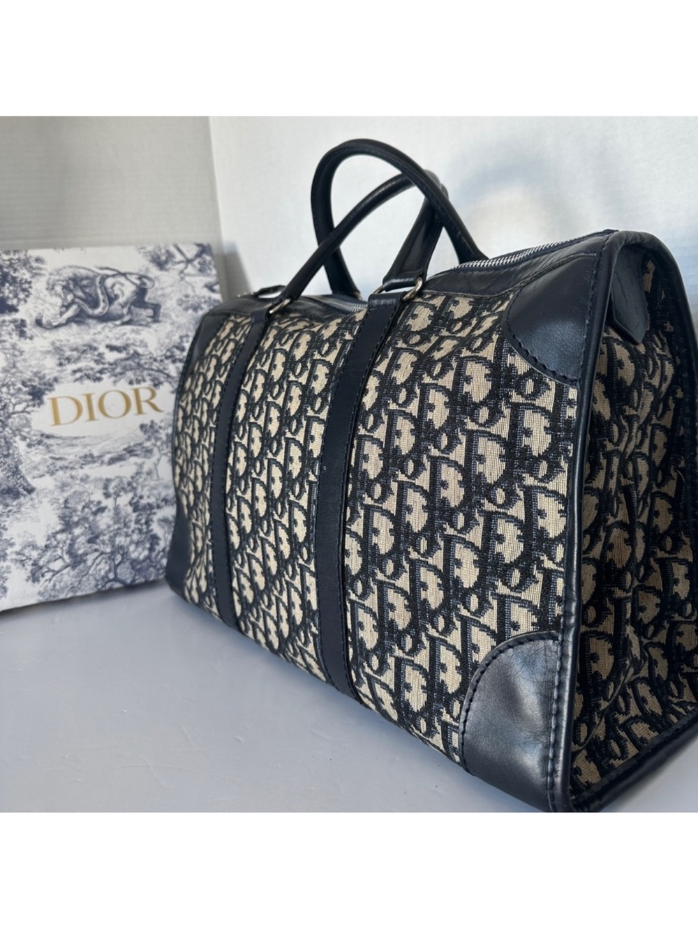 Authentic Dior Black and Beige Large Boston Handbag. - Picture 4 of 17